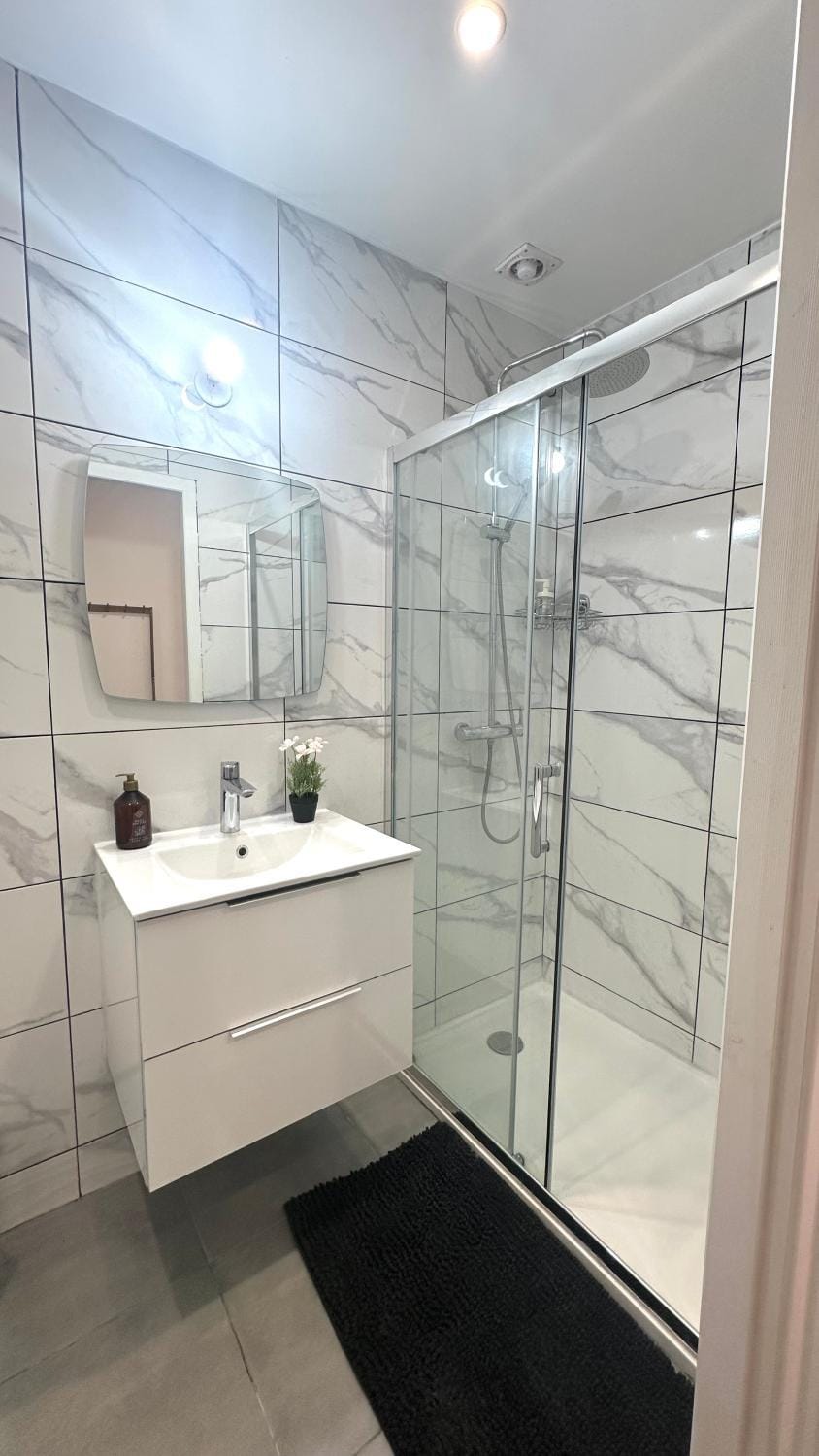 Shower, Bathroom