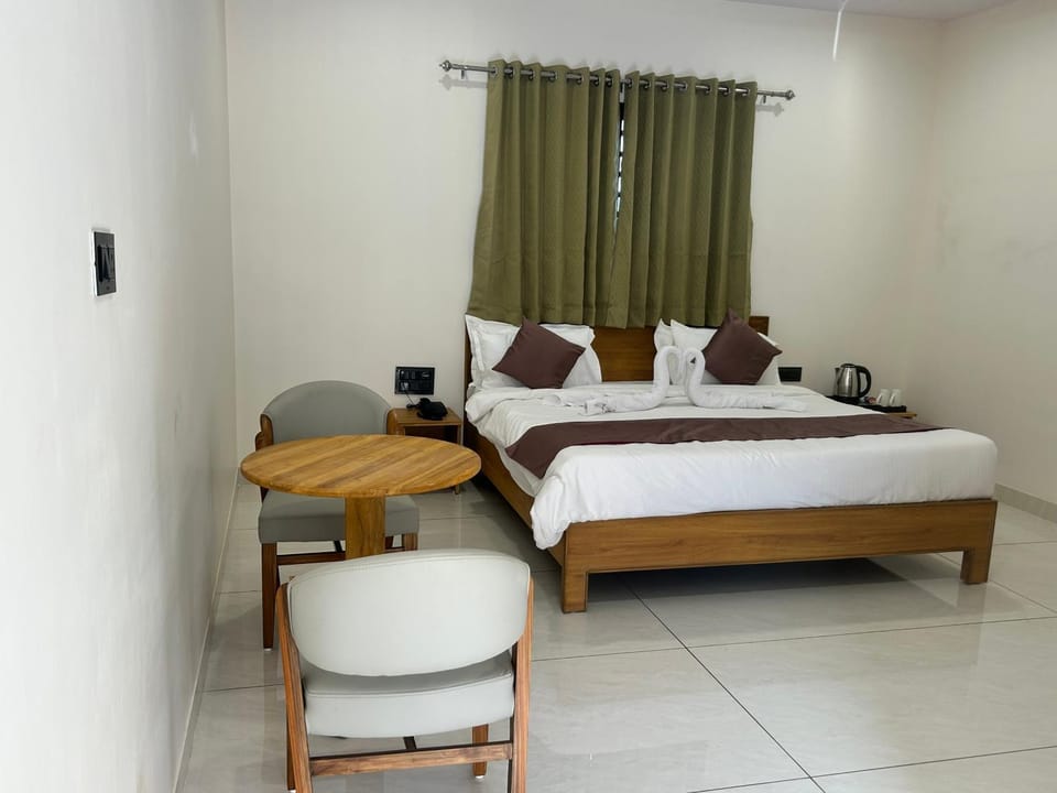 Palm Glow Resort Hotel in Gujarat