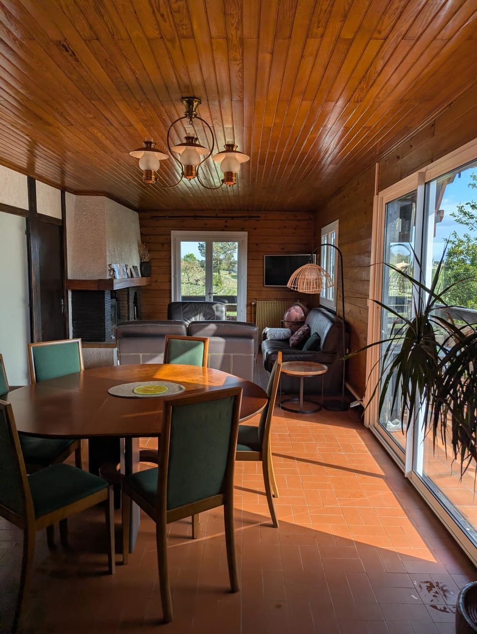 Living room, Seating area, Dining area