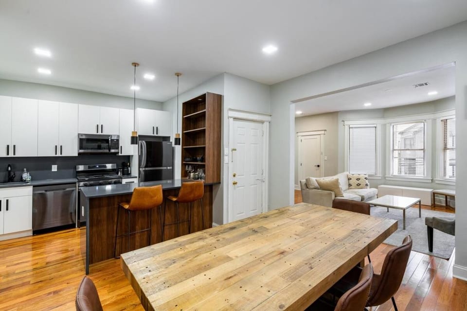 Gorgeous 2 bedroom Apartment, Close to NYC, w free parking Apartment in Jersey City