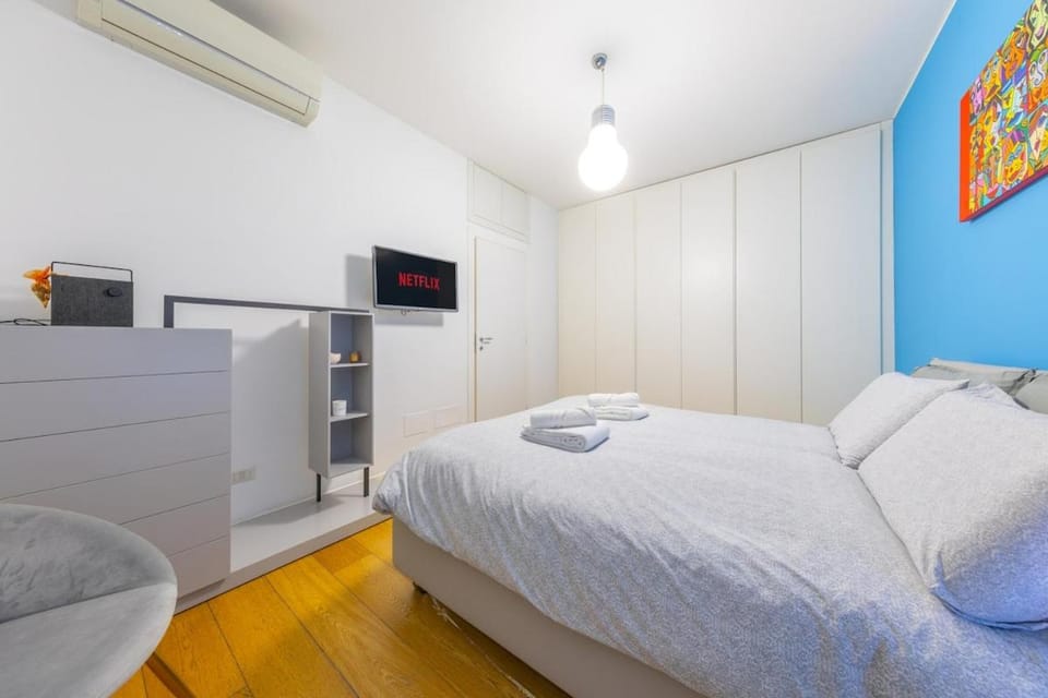 Elegant and spacious 2bdr, 5 min Central Station Apartment in Milan