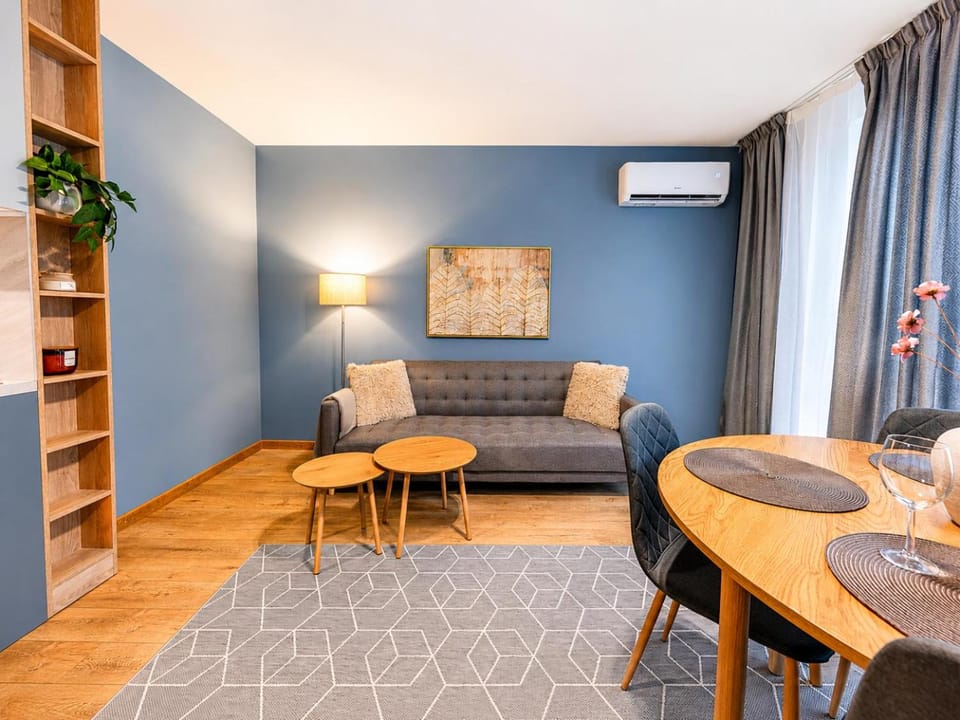 Living room, Seating area, Dining area, air conditioner