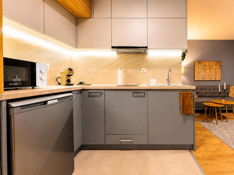 TV and multimedia, Kitchen or kitchenette, stove