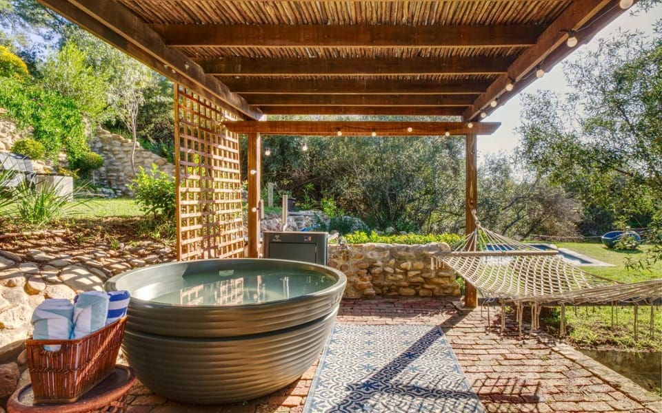 Mountain Cabin private hot tub and swimming pool Cabin in Western Cape