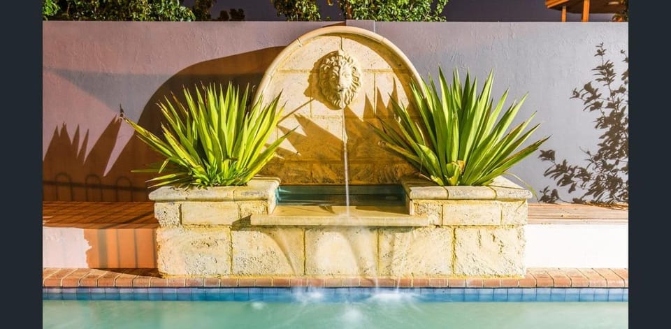 The Studio on Barberry with a Pool Apartment in Perth