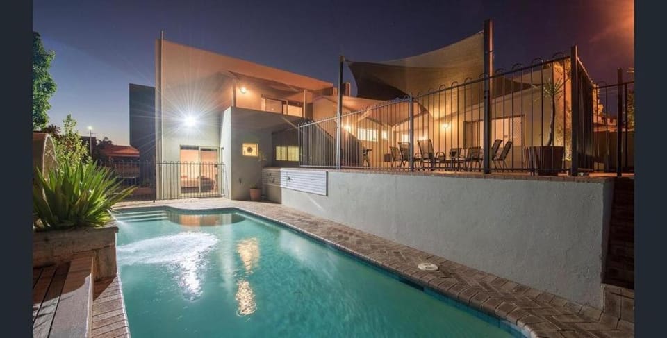 The Studio on Barberry with a Pool Apartment in Perth