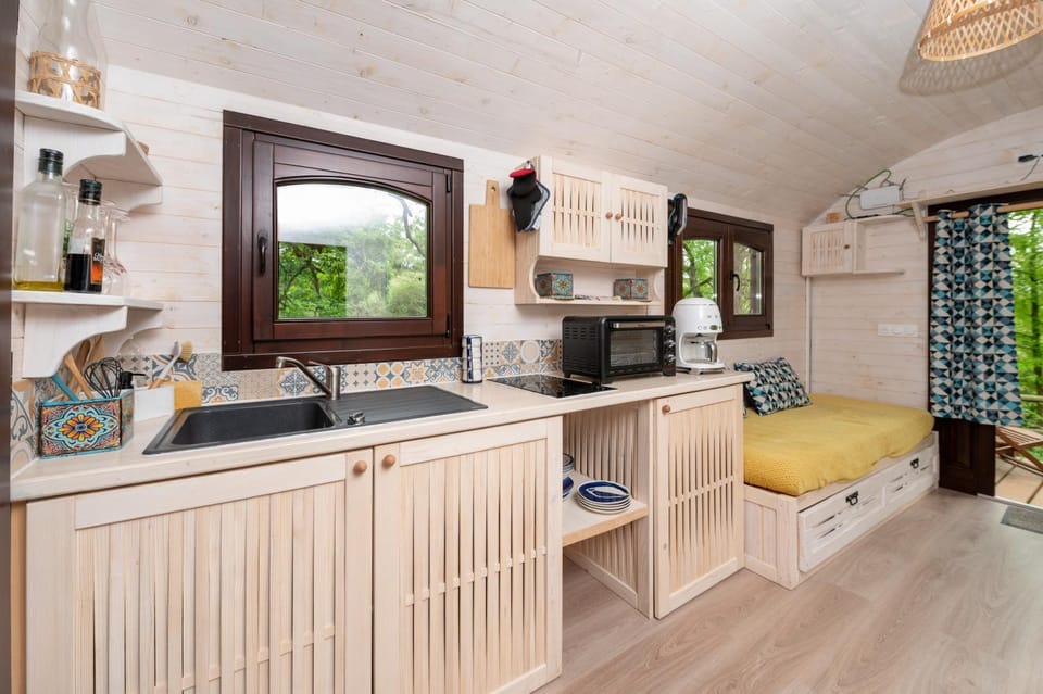 Kitchen or kitchenette, Living room