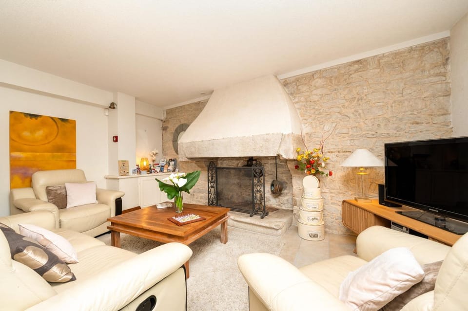 Property building, Living room