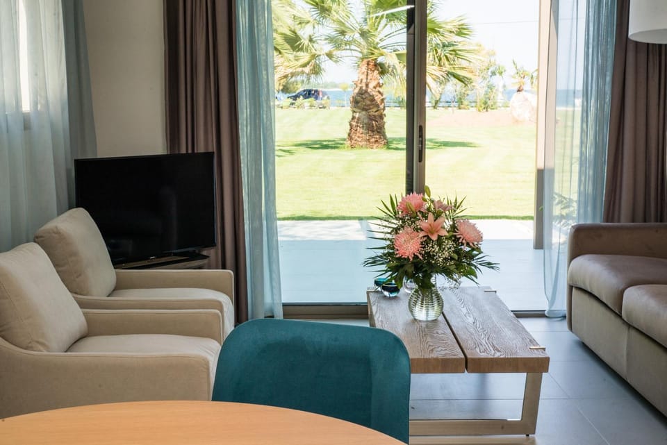 Summer, Living room