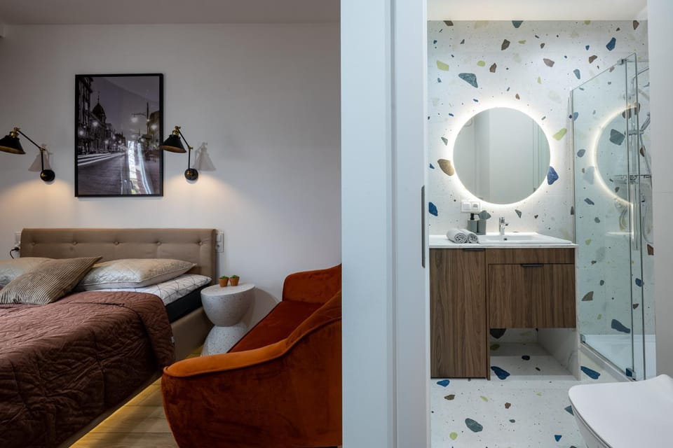 Bed, Bathroom, Photo of the whole room