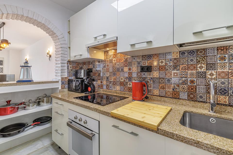 Renovated Apartment with Sea Views and Pool with Private Parking Apartment in Sitio de Calahonda
