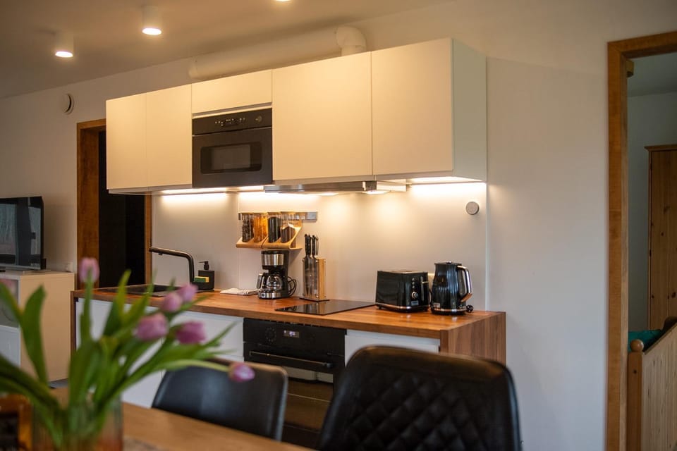 microwave, oven, stove, kitchen