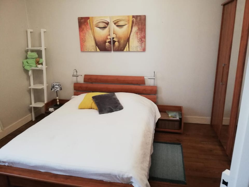 Loue une partie de notre maison avec jardin pour 6 personnes Vacation rental in Le Mans