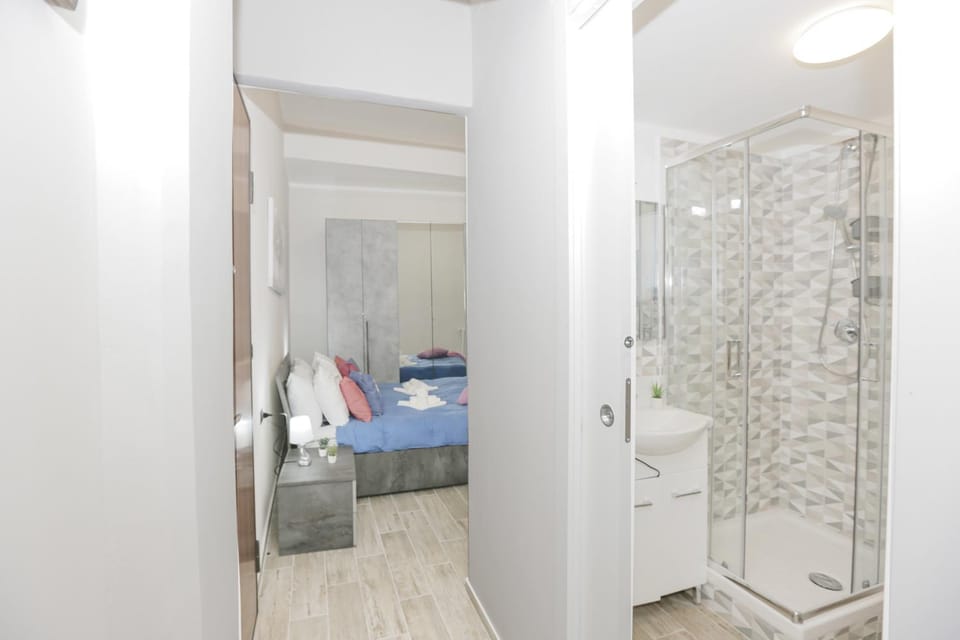 Bathroom, Bedroom