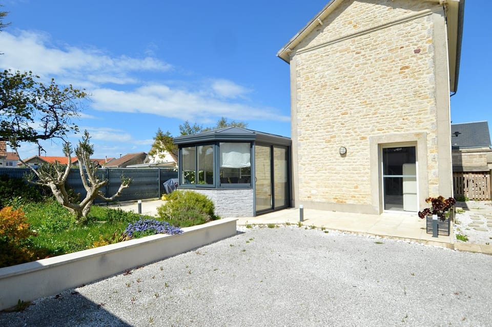 Property building, Day