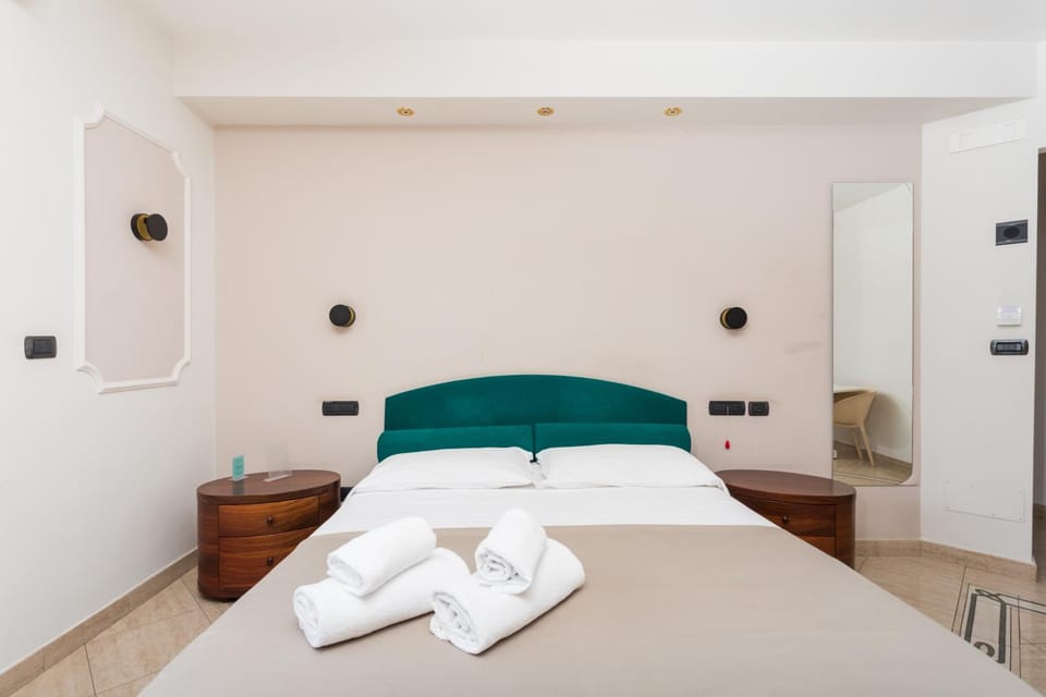 Triple G Rooftop Rooms By Dimorra Bed and Breakfast in Naples