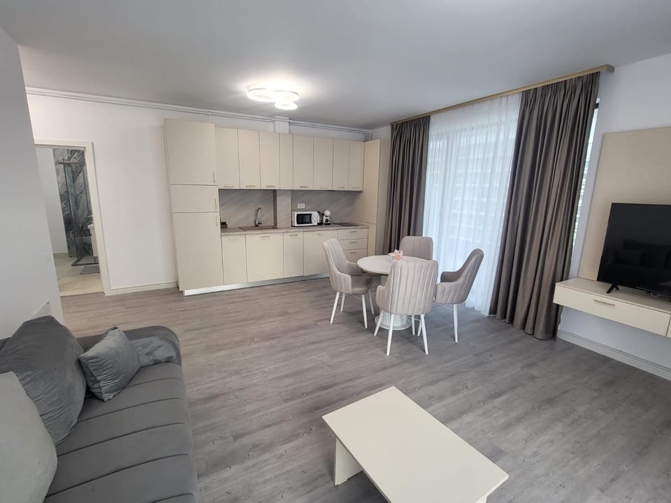 Kitchen or kitchenette, Living room, Dining area