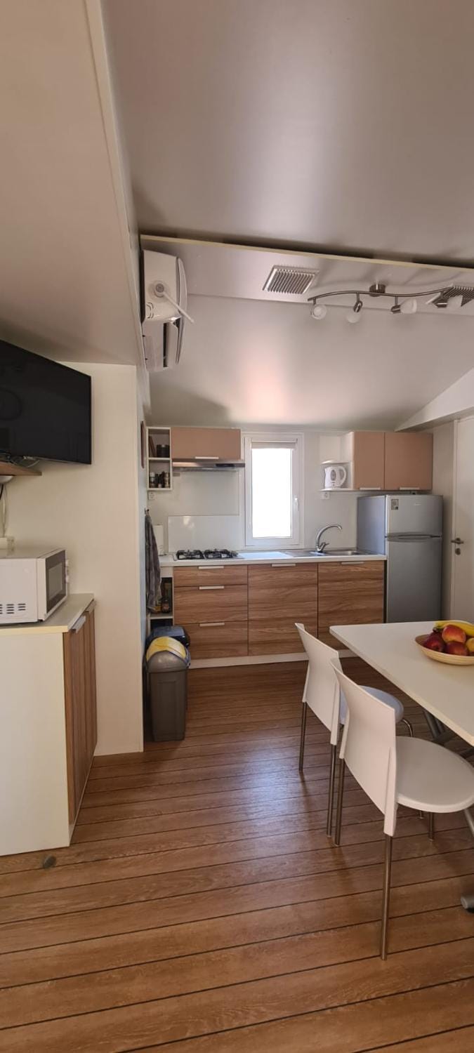 TV and multimedia, Kitchen or kitchenette, Dining area