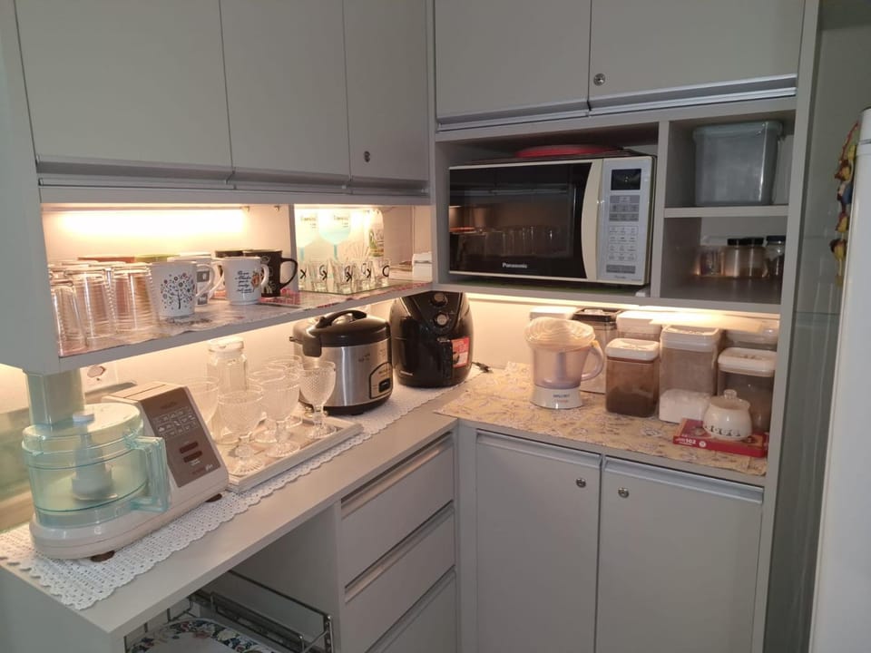 APARTAMENTO PRAIA BERTIOGA COM Wi Fi GARAGEM PRIVATIVA TOTALMENTE EQUIPADO Apartment in Bertioga