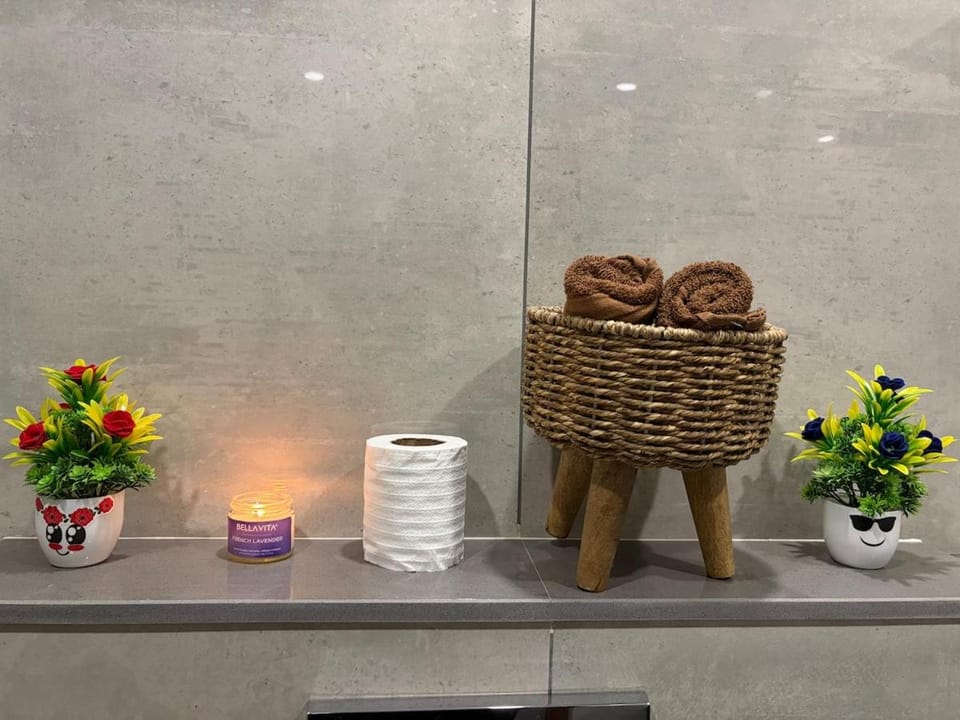 Oak & Olive Stay by Komal Apartment in Noida