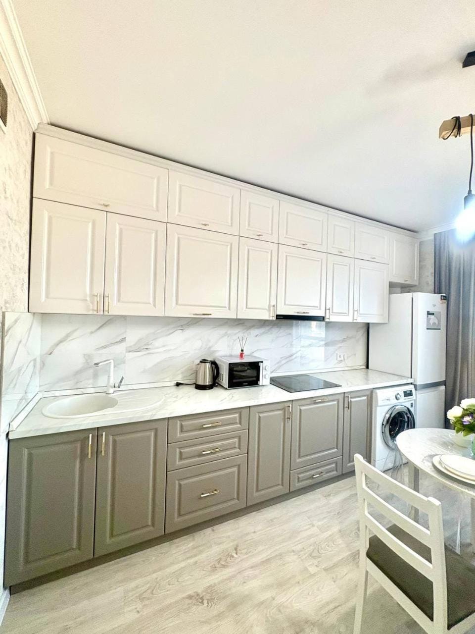 microwave, stove, kitchen