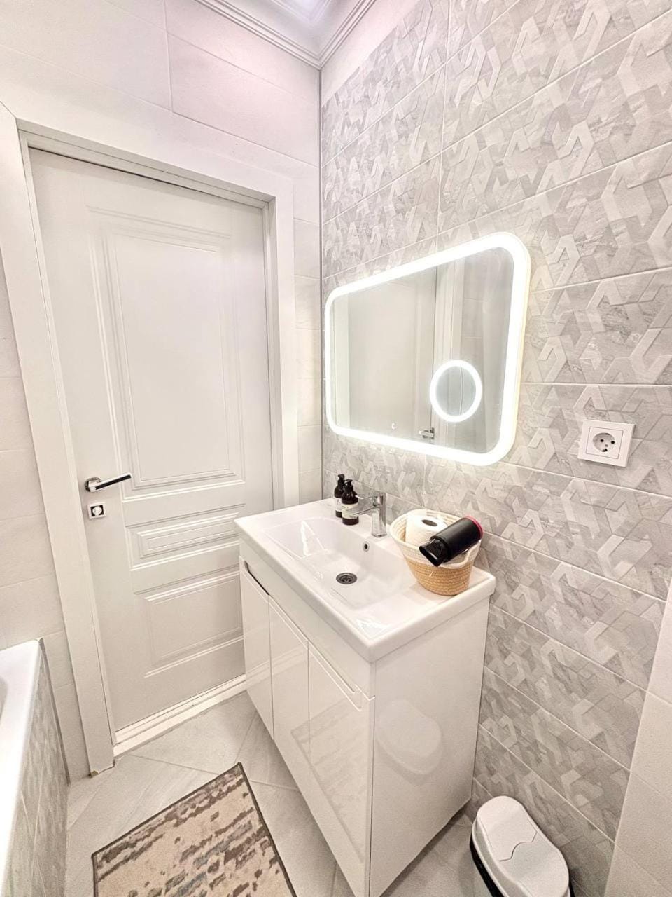 Toilet, Bath