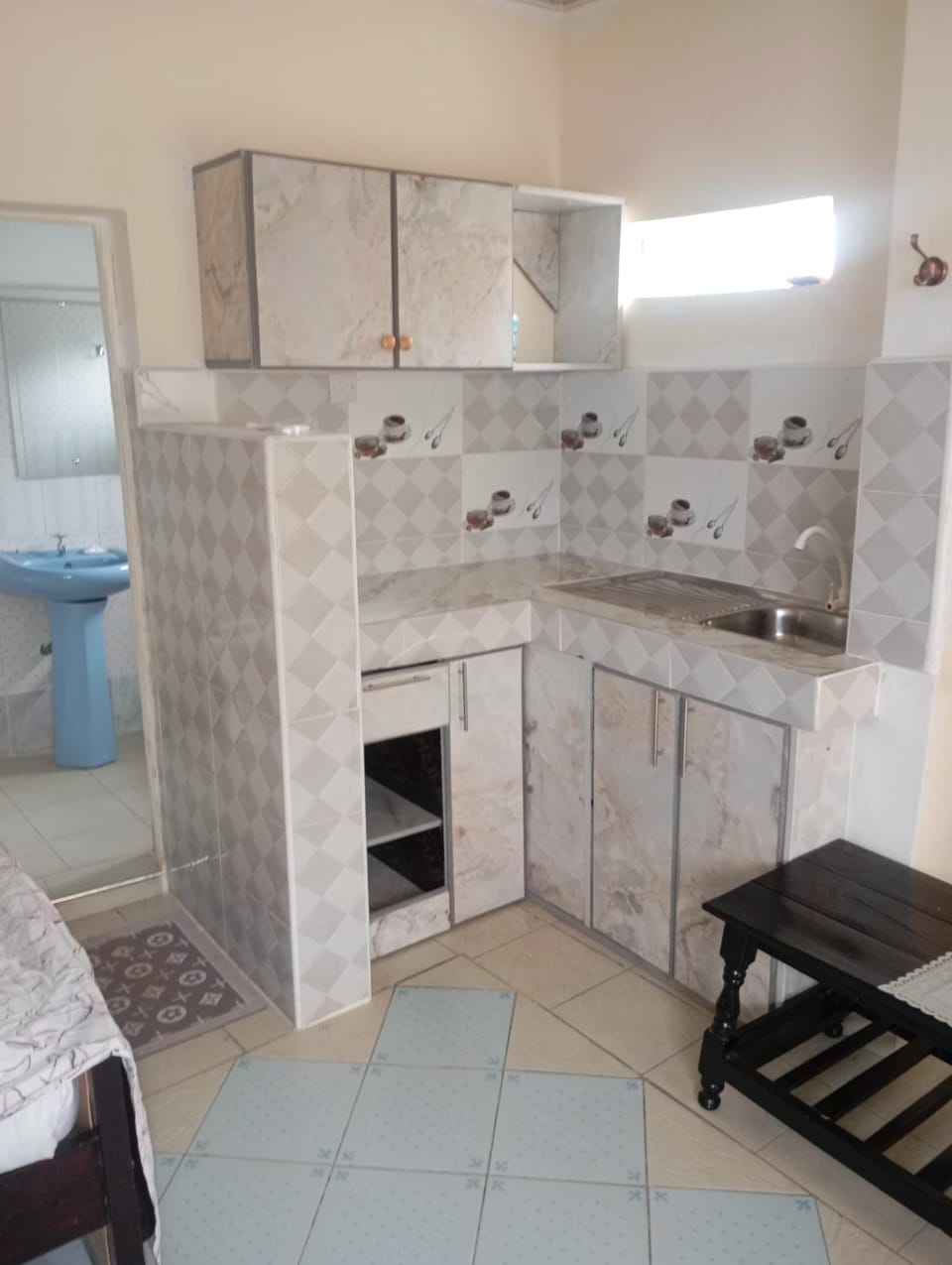 Kitchen or kitchenette