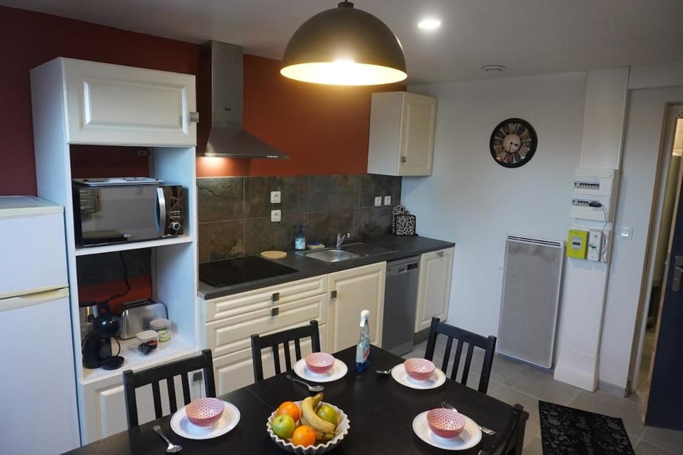 Appartement Familial de ville avec 2 places de parking privé intérieur gratuit Apartment in Valenciennes