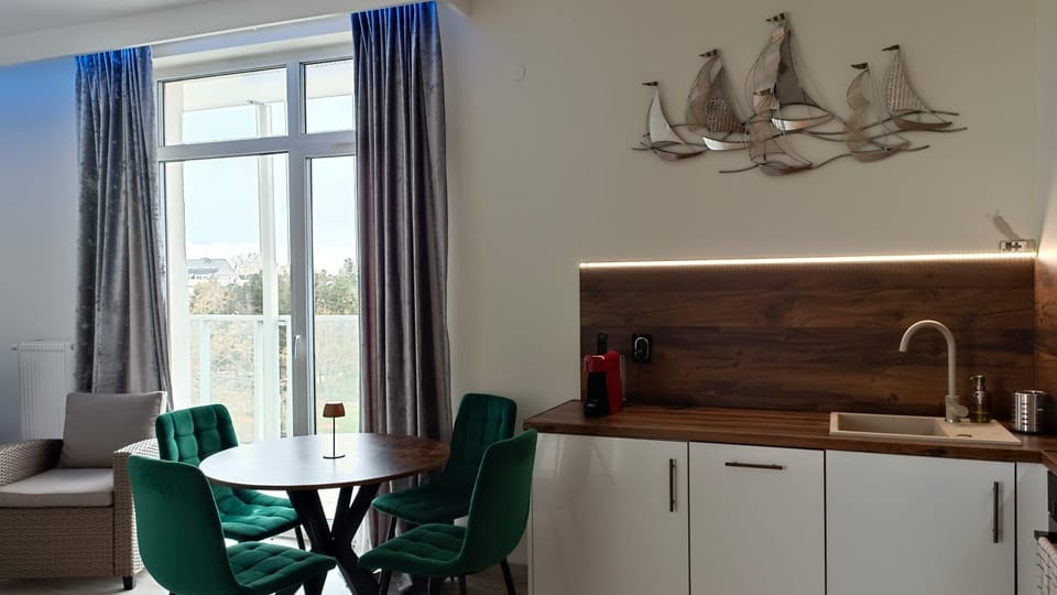 Balcony/Terrace, dishwasher, kitchen