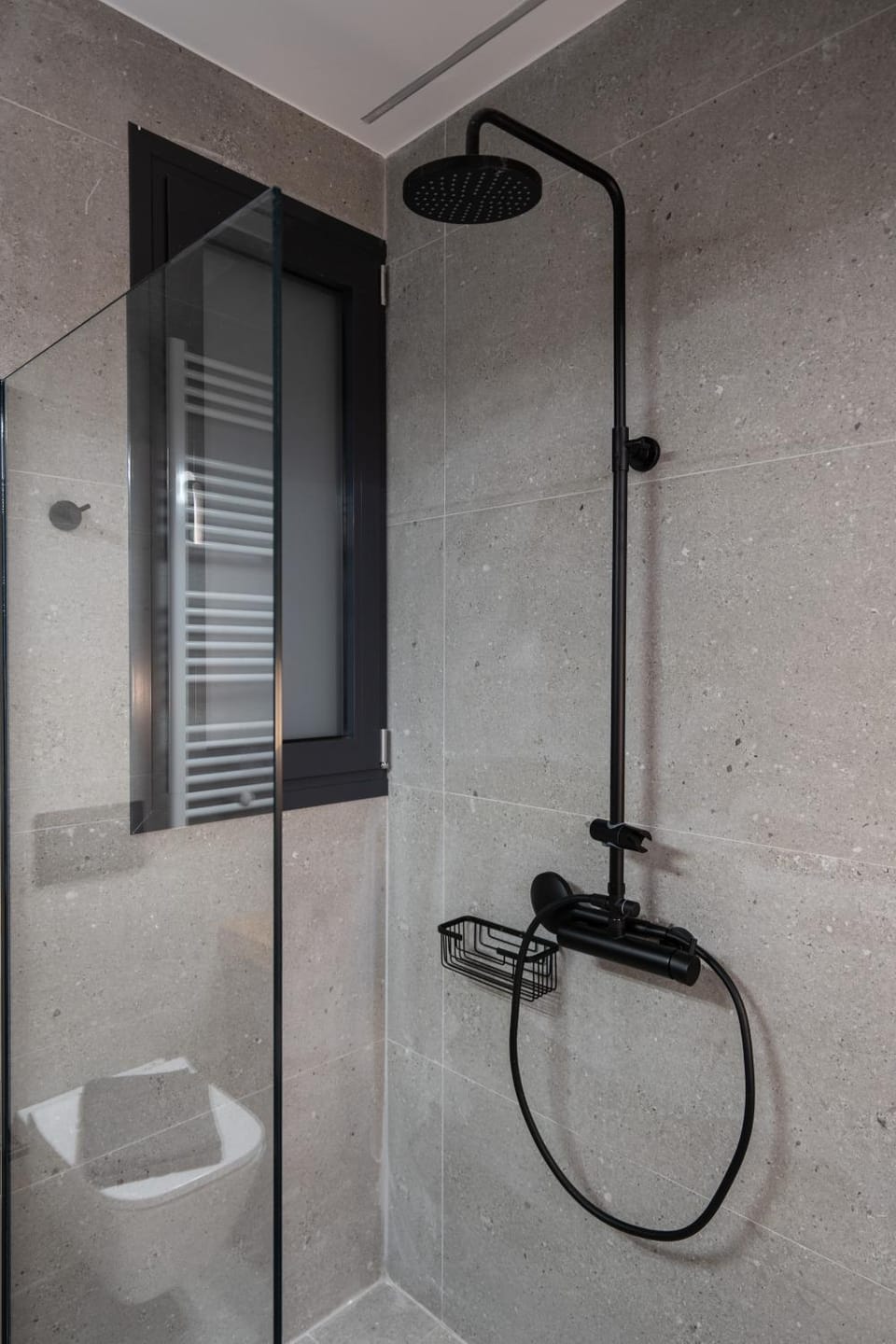 Shower, towels