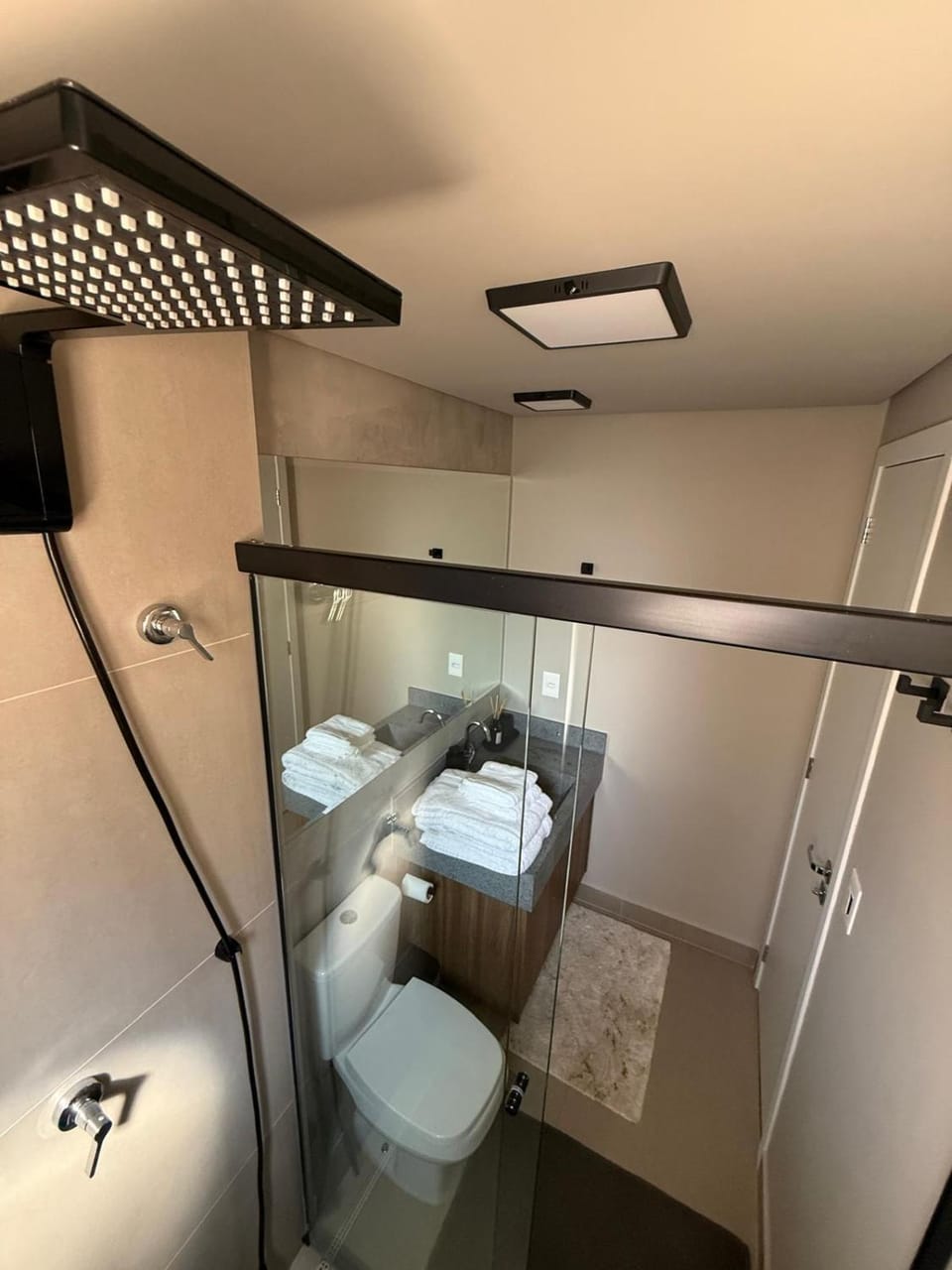 Bathroom, towels