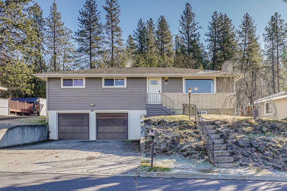 Nurse-Friendly Spokane Home Near Medical Centers House in Spokane