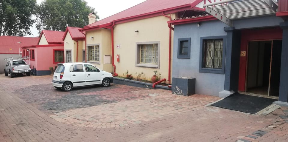 GG Guest House Bed and Breakfast in Johannesburg