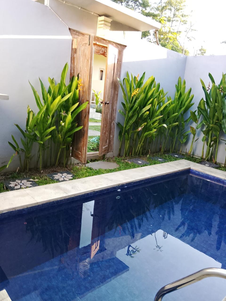 Swimming pool, Swimming pool