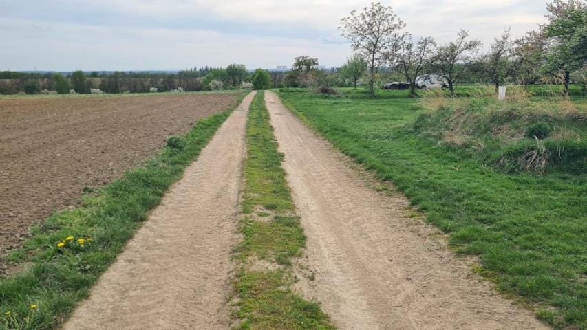 Zahrada na cyklostezce Ketkovice - Karavanové stání- only space for caravan and motorhome Campground/ 
RV Resort in South Moravian Region