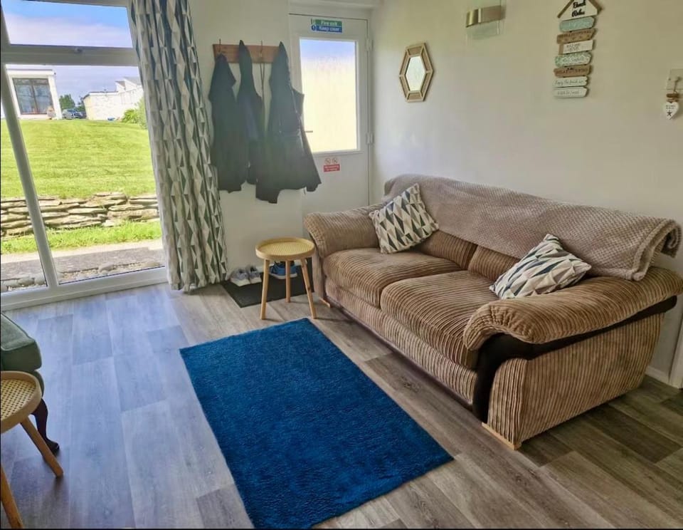 Seawaves Chalet - Coastal Escape Near the Beach Chalet in England