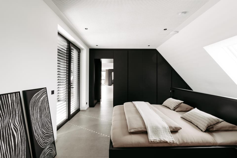 Bed, Photo of the whole room, Bedroom