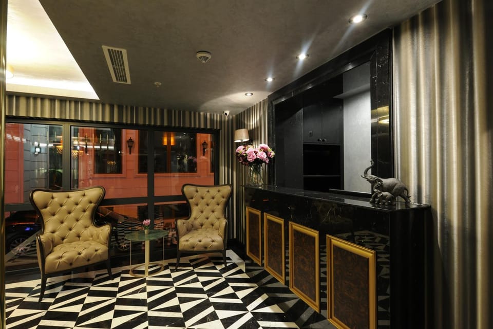Lobby or reception, Lobby or reception