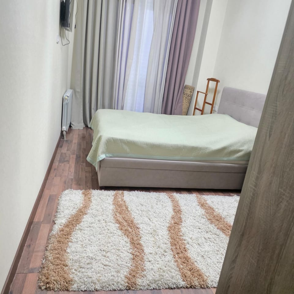 Bedroom, bunk bed