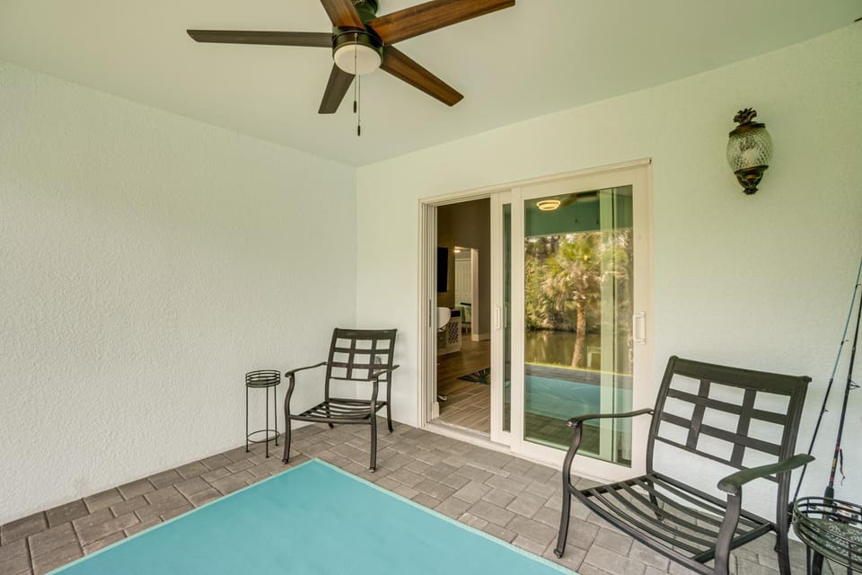 Canal-Front Gem! 7 Mi to Port Charlotte Beach Park House in North Port