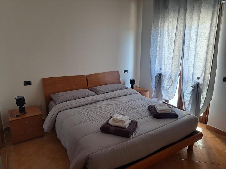 Bed, Photo of the whole room, Bedroom, towels, air conditioner