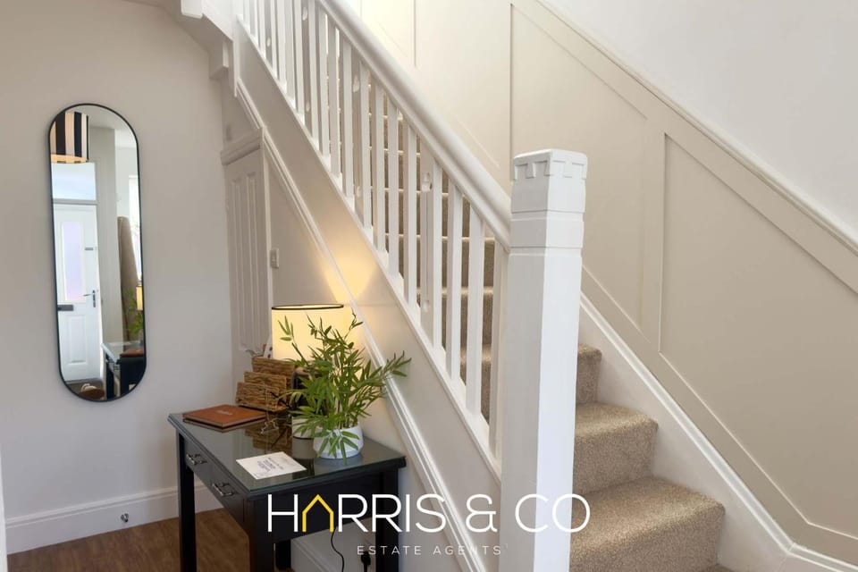 The Great Wave Retreat - Calm Costal Stay House in Wyre District