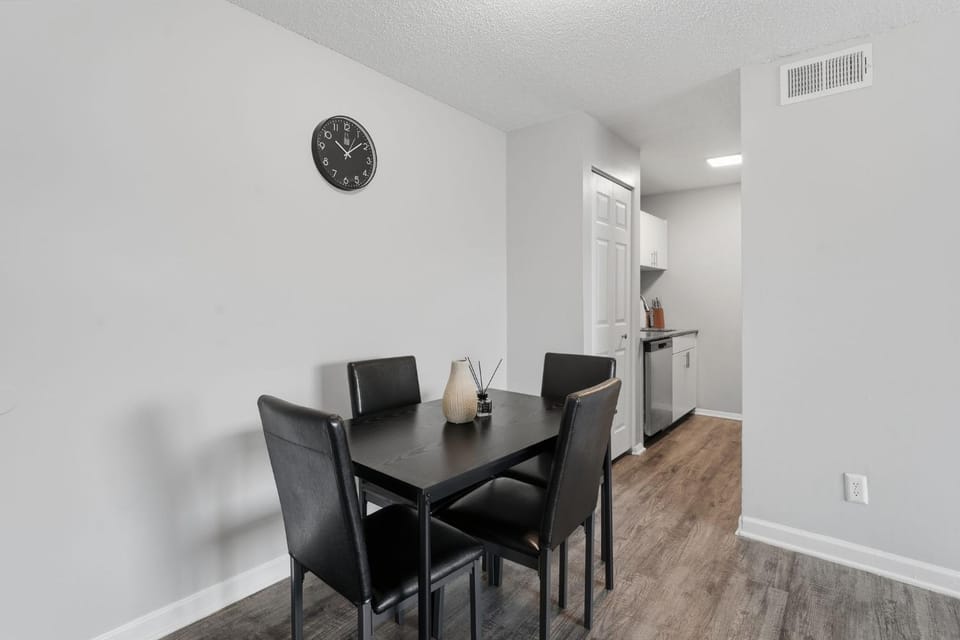 Fully Furnished 1BR Near Duke Monthly Stays Apartment in Durham