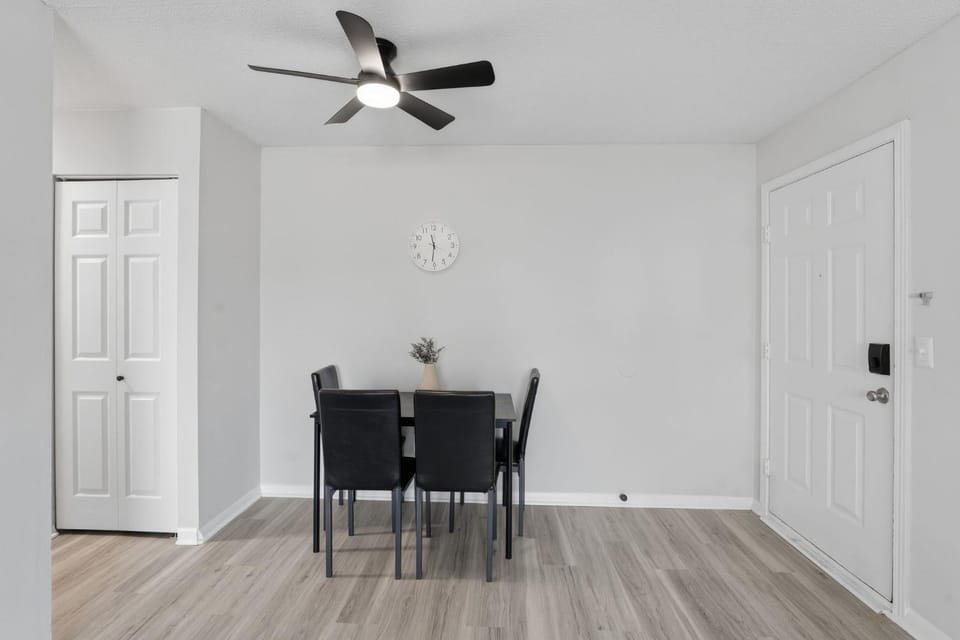 Comfortable 1BR Long Stay Friendly Parking Apartment in Durham