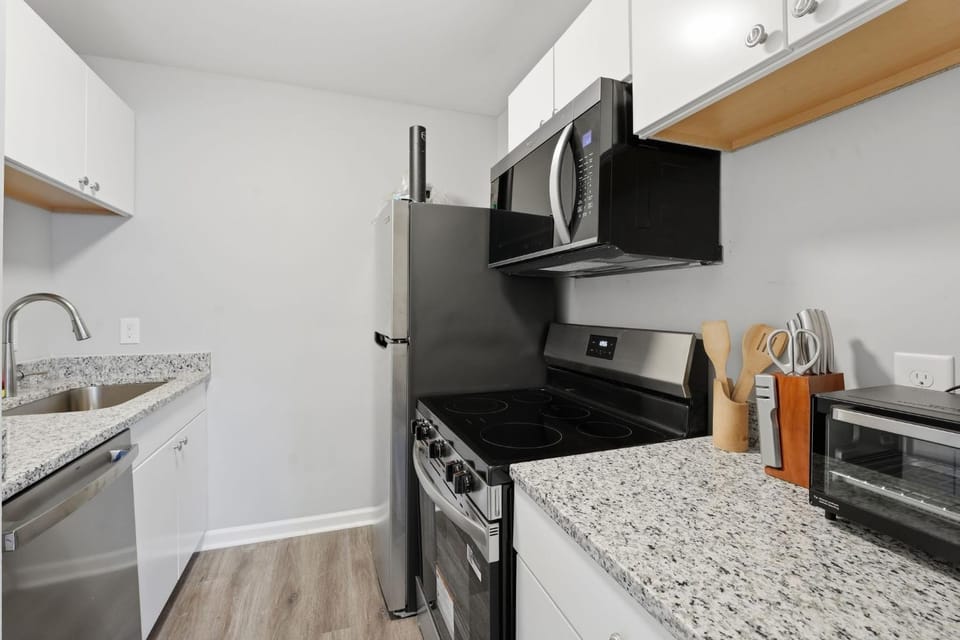 2BR2BA Apartment Work-Friendly Extended Stay Apartment in Durham