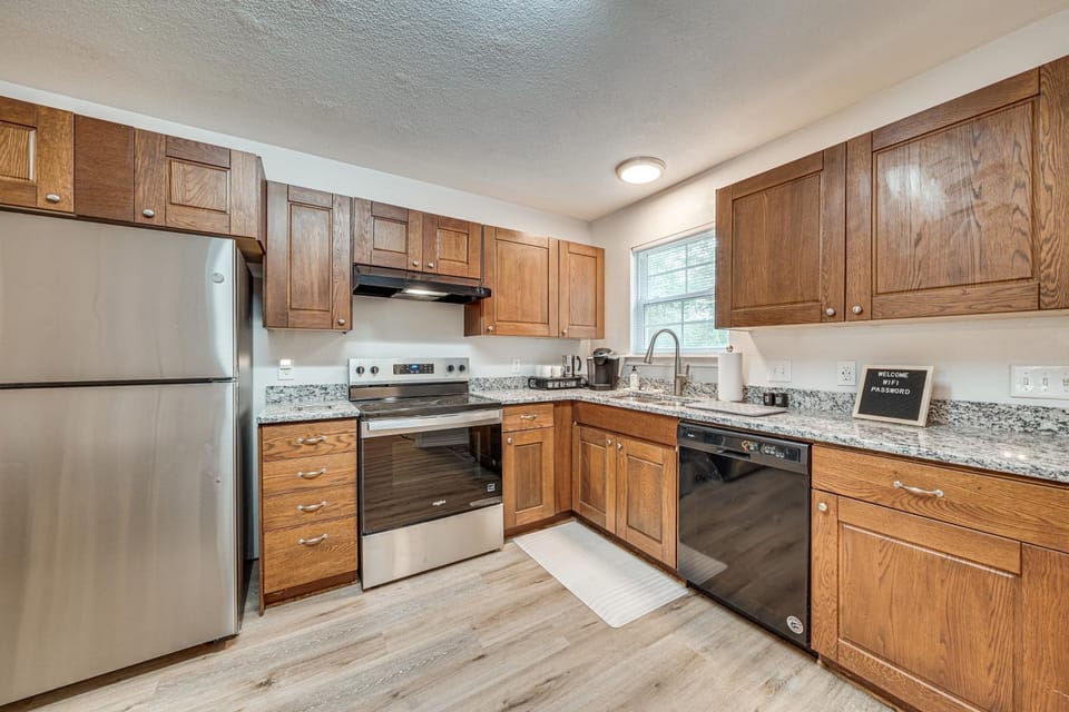 Family-Friendly Nash Home 6 Mi to Spring Lake Park House in Texarkana