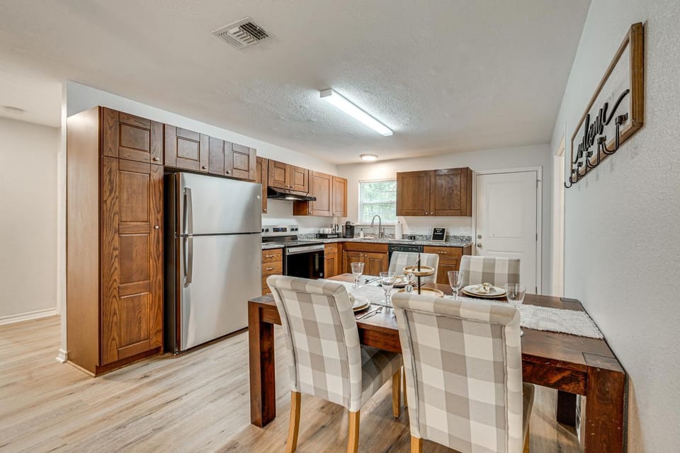 Family-Friendly Nash Home 6 Mi to Spring Lake Park House in Texarkana