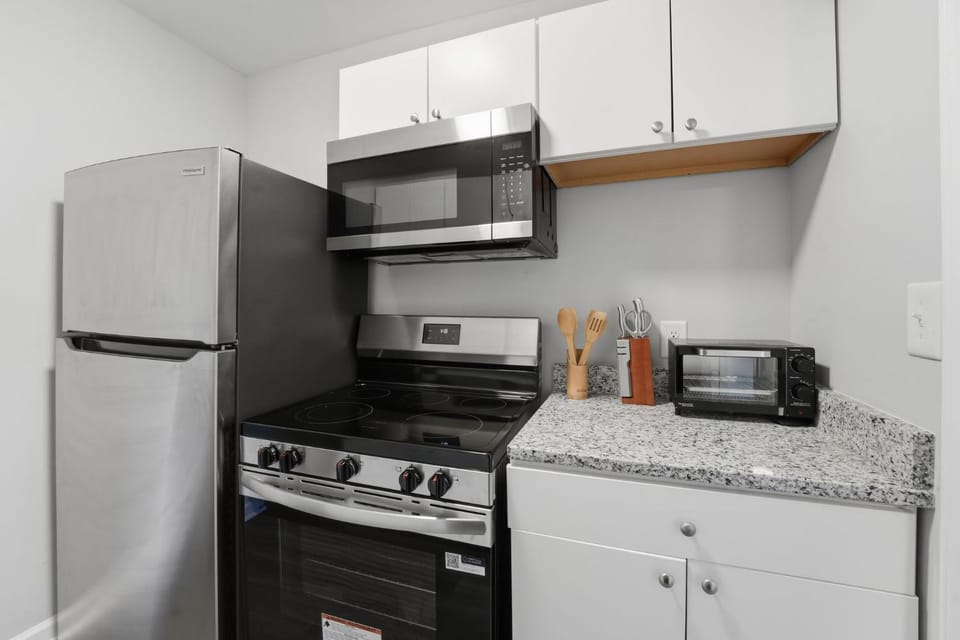 Modern 2BR Fast WiFi Near Duke Apartment in Durham