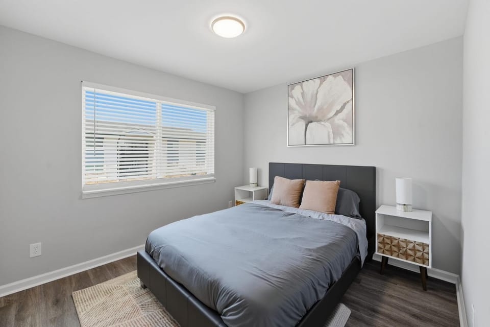Modern 2BR Fast WiFi Near Duke Apartment in Durham