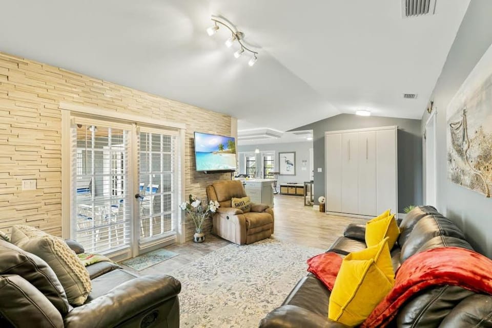 Primrose Beauty House in Marco Island